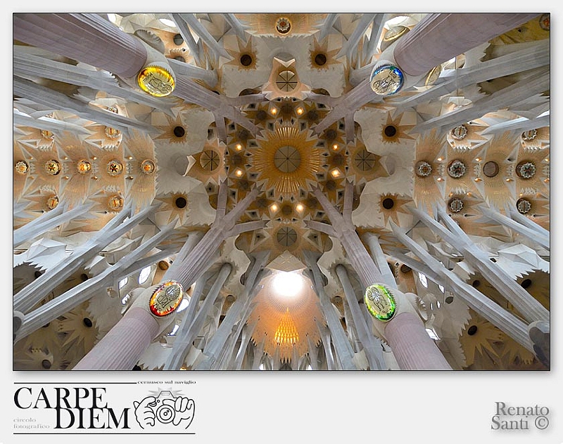 Unica e inconfondibile, la Sagrada Familia.jpg